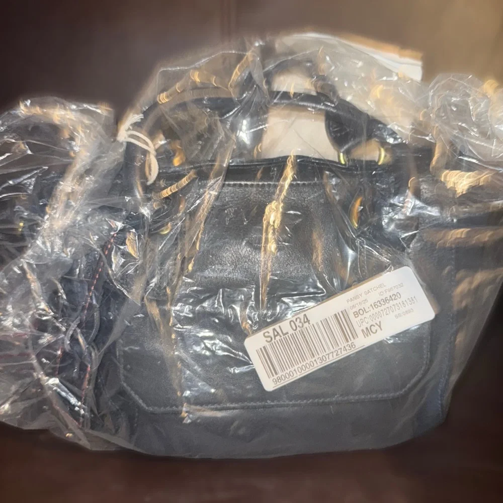 Old Trend Black Satchel - Picture 4 of 4